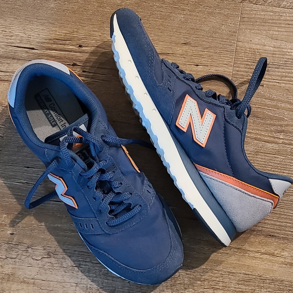 New Balance 311 - Like New! Size 9